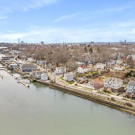 Gorgeous Waterfront 2 Bedroom 1 Bath Modern Home. 뉴헤이번 외부 사진