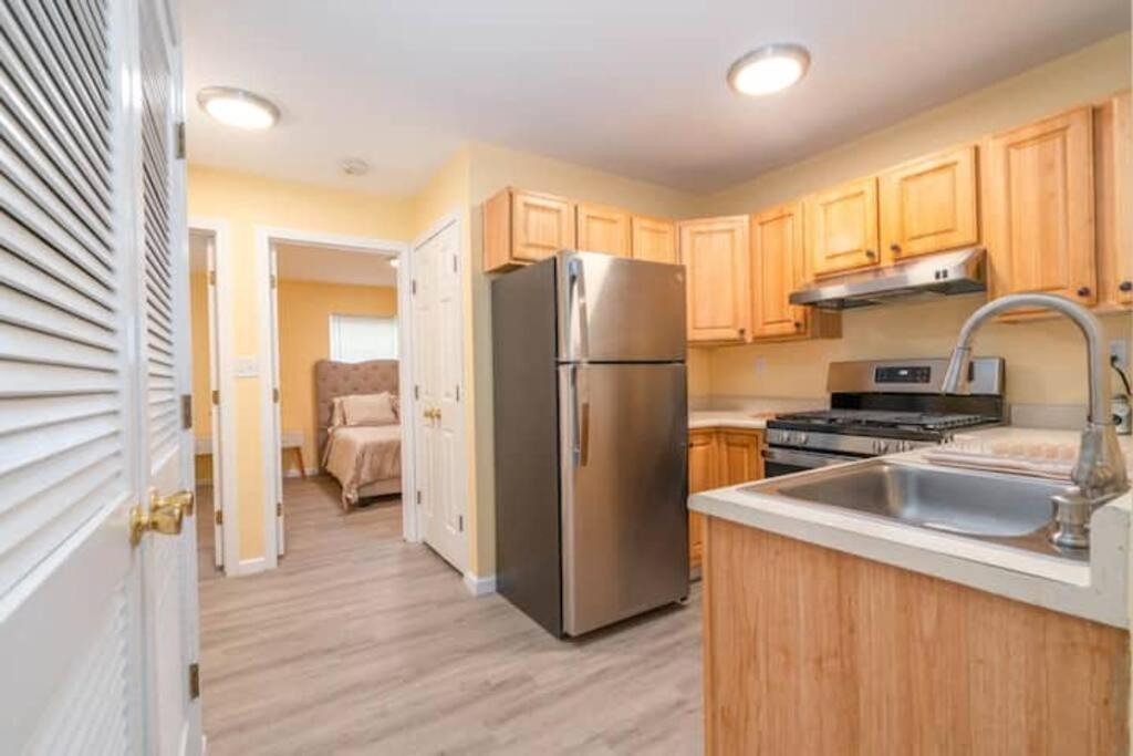 Gorgeous Waterfront 2 Bedroom 1 Bath Modern Home. 뉴헤이번 외부 사진