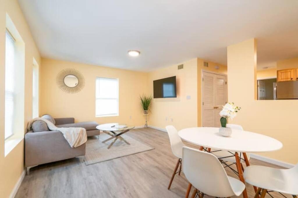 Gorgeous Waterfront 2 Bedroom 1 Bath Modern Home. 뉴헤이번 외부 사진