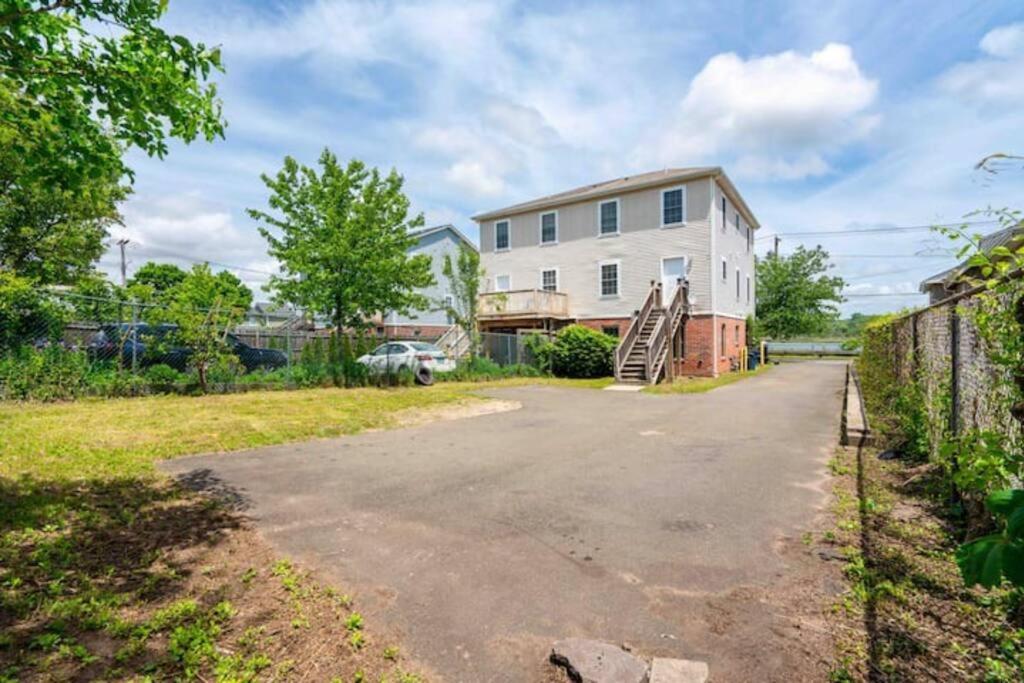 Gorgeous Waterfront 2 Bedroom 1 Bath Modern Home. 뉴헤이번 외부 사진