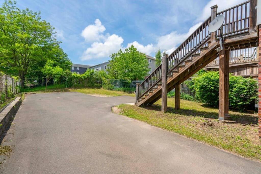Gorgeous Waterfront 2 Bedroom 1 Bath Modern Home. 뉴헤이번 외부 사진